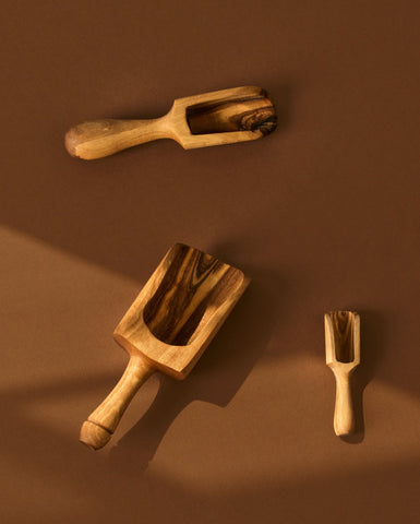 Petite scoop en bois d'olivier naturel