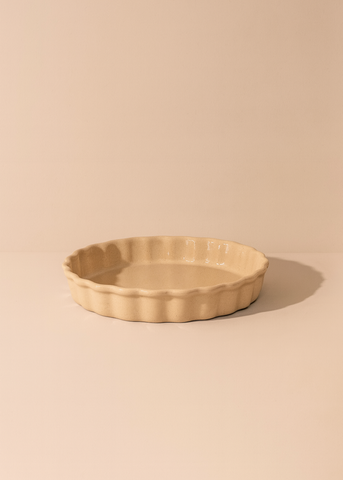 Rounded Stoneware Pie Dish